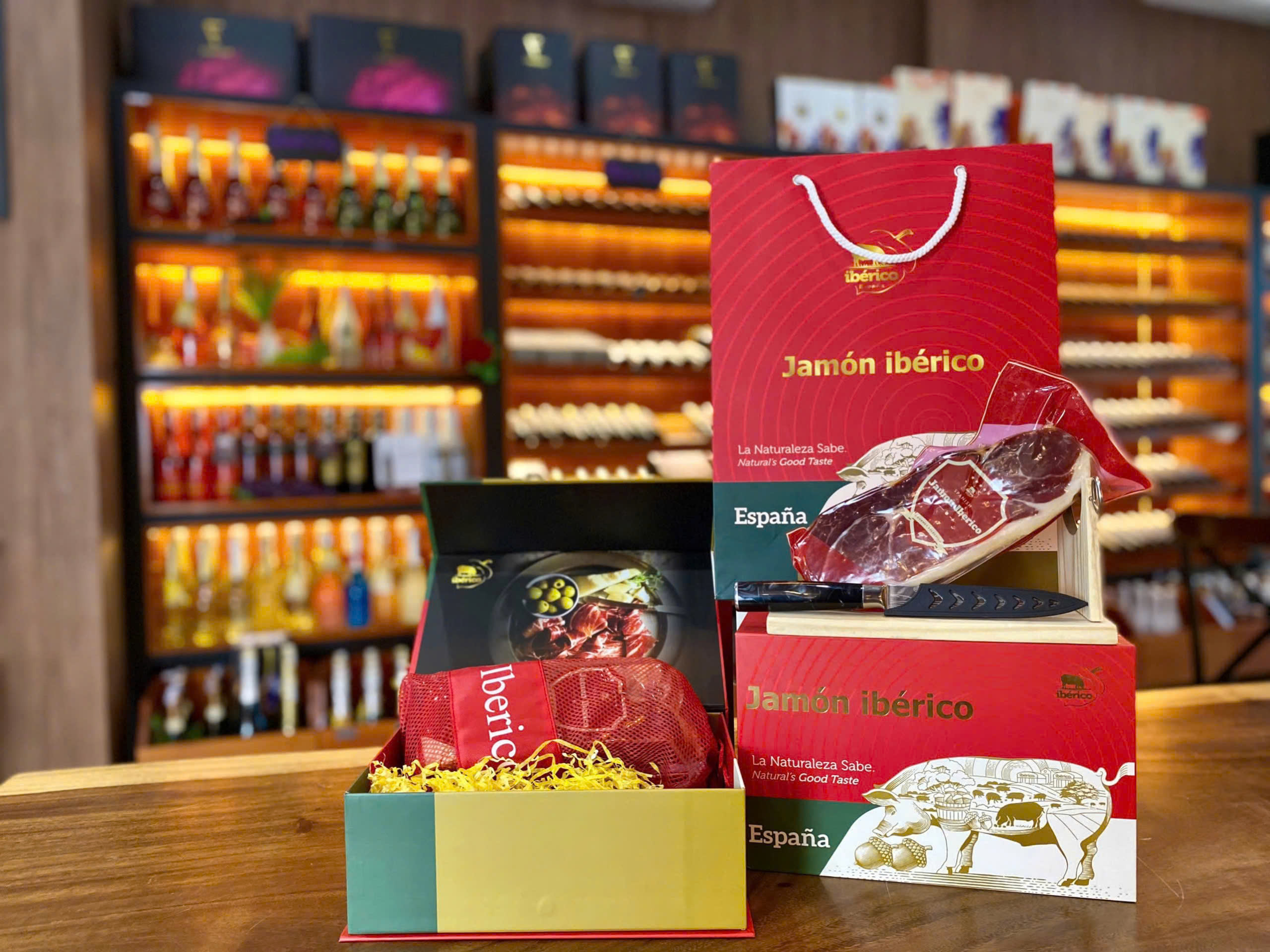 Hộp quà Đùi heo muối Iberico Cebo - Đùi sau không xương 1kg